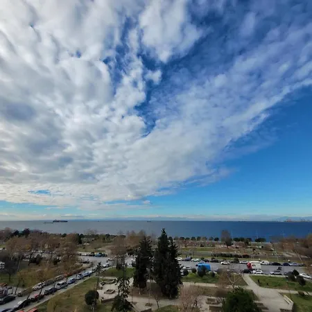 Sea View Aparment Nea Paralia * Салоники